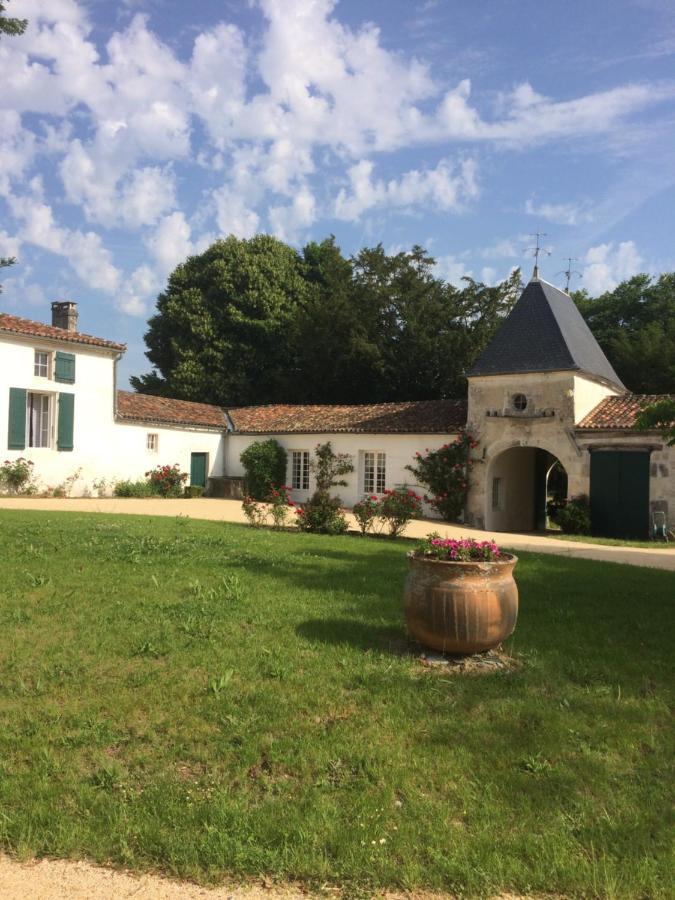 Le Logis Du Plessis Bed and Breakfast Chaniers Buitenkant foto