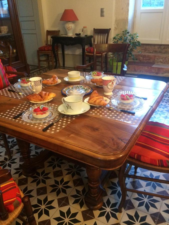 Le Logis Du Plessis Bed and Breakfast Chaniers Buitenkant foto